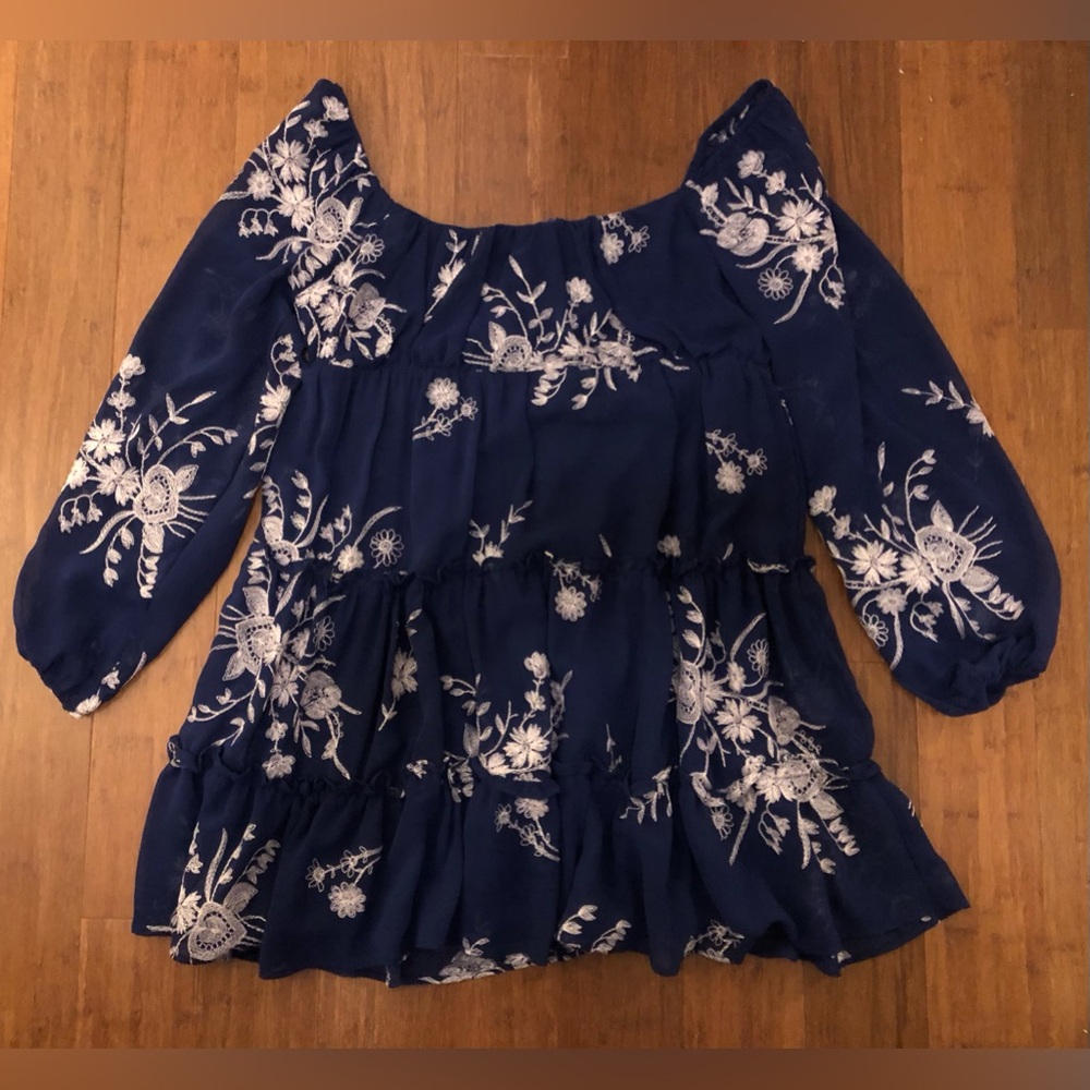 Altar'd State Blouse Tunic Blue Embroidered Boho S / M Puffed Tiered